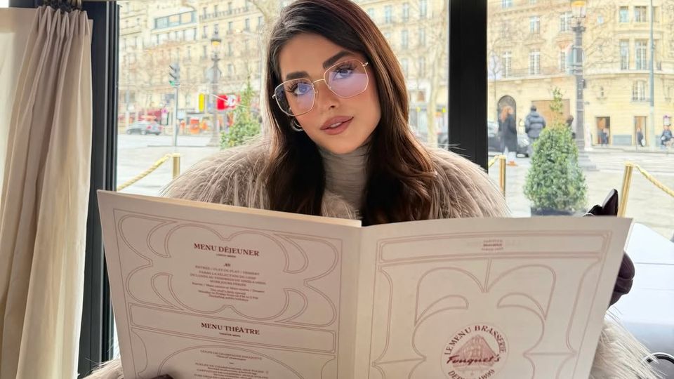 Simay Barlas, protagonista serialului Aziz