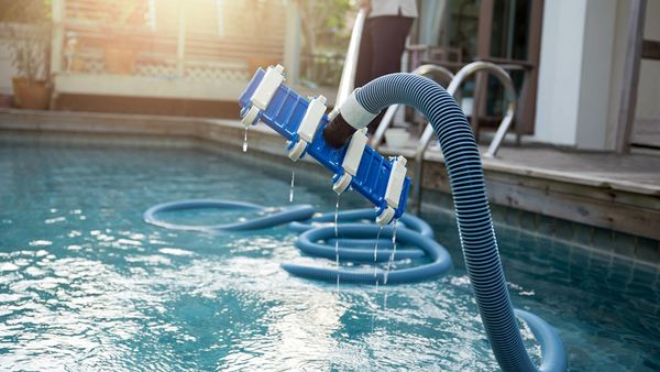 Robotul perfect pentru piscina ta: cum să faci cea mai bună alegere ?