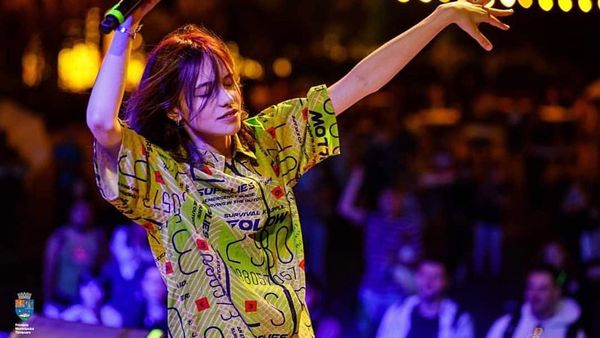 Roxen s-a dezbrăcat de secrete la „Invitatul de 12”. Sigur nu știai asta despre artistă: „Îmi place să stau în pădure”