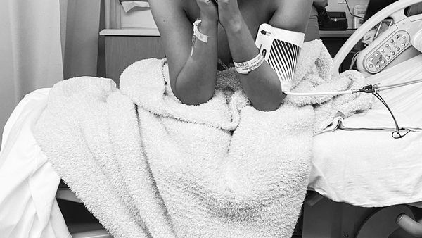 Imaginile emoționante care au făcut &icirc;nconjurul lumii! John Legend și Chrissy Teigen au pierdut al treilea copil