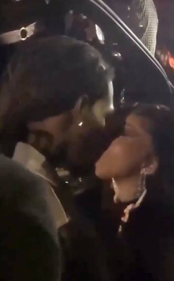 Cardi B și-a sărbătorit ziua de naștere! Ipostaza &icirc;n care a fost surprinsă pe rețelele de socializare i-a revoltat de pe fani