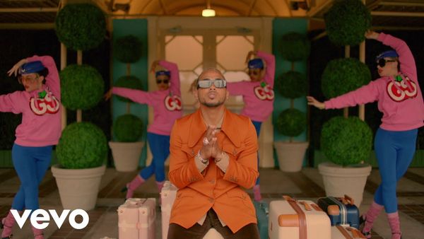 BLACK EYED PEAS feat. OZUNA - Mamacita