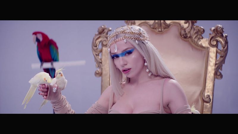 AVA MAX - Kings And Queens