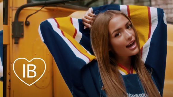 IULIANA BEREGOI - Cum Suna Linistea