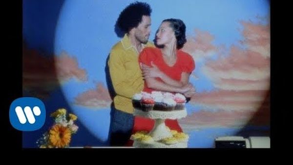 DAVID GUETTA feat. JUSTIN BIEBER - 2U