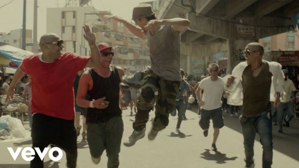 ENRIQUE IGLESIAS feat. SEAN PAUL - Bailando