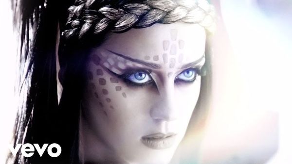 KATY PERRY feat. KANYE WEST - E.T.