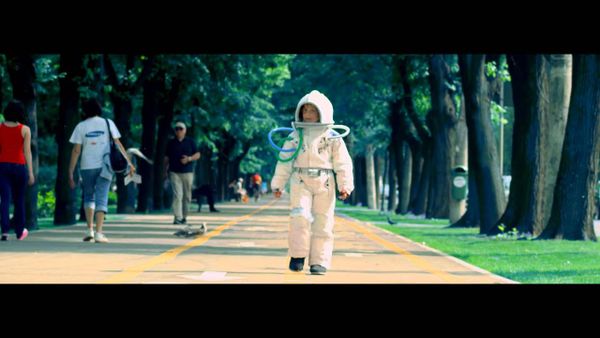 GUESS WHO feat. MOGA - Tot Mai Sus