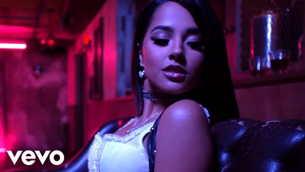 BECKY G feat. BAD BUNNY - Mayores