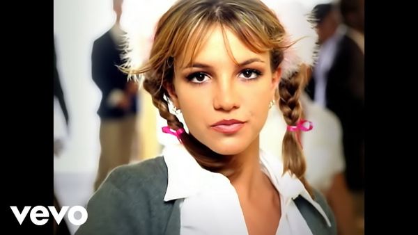 BRITNEY SPEARS - Baby One More Time