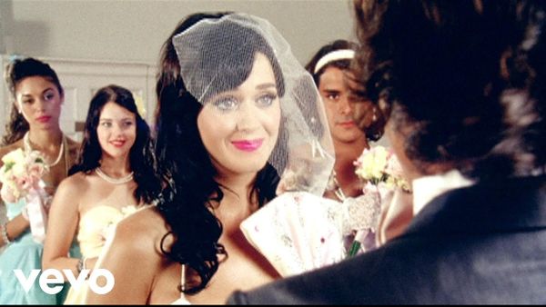 KATY PERRY - Hot N Cold