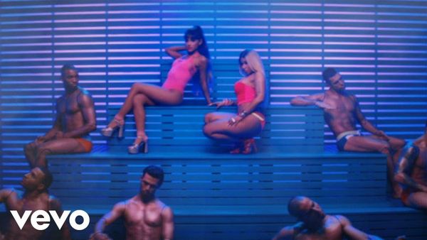 ARIANA GRANDE feat. NICKI MINAJ - Side To Side
