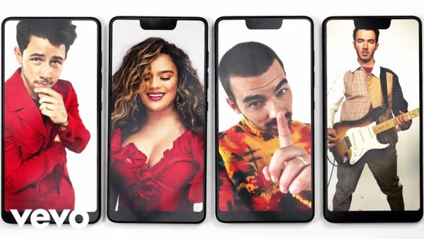 JONAS BROTHERS feat. KAROL G - X