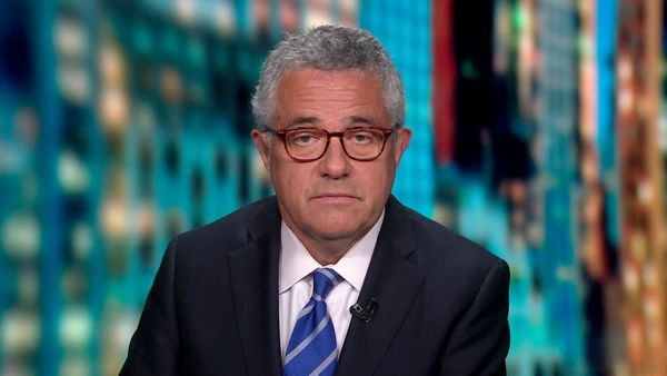 Jurnalistul Jeffrey Toobin, suspendat din funcție după ce și-a expus părțile intime &icirc;ntr-o ședință pe Zoom: &bdquo;Nu știam că am camera pornită&rdquo;