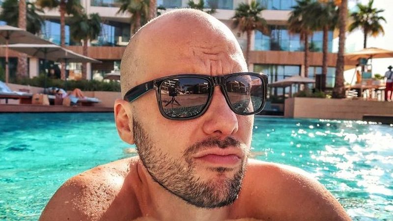 Deliric, fotografie amețitoare din vacanța cu Inna: &bdquo;Faci o poză singur, 8.000 like-uri, faci o poză cu fundul Innei, peste 16.000 like-uri&rdquo;