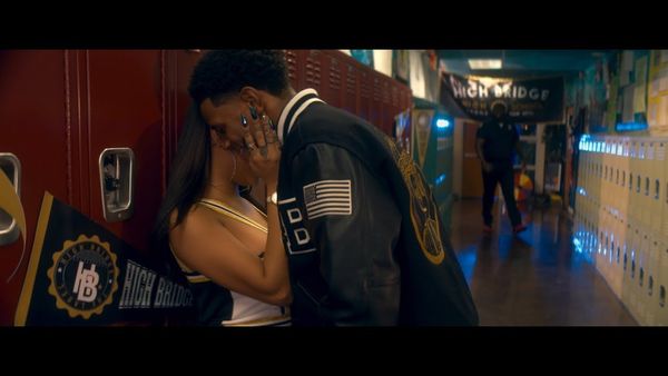 A BOOGIE WIT DA HOODIE - Look Back At It