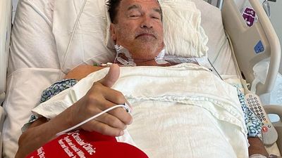 Arnold Schwarzenegger, fotografie de pe patul de spital, după operația la inimă