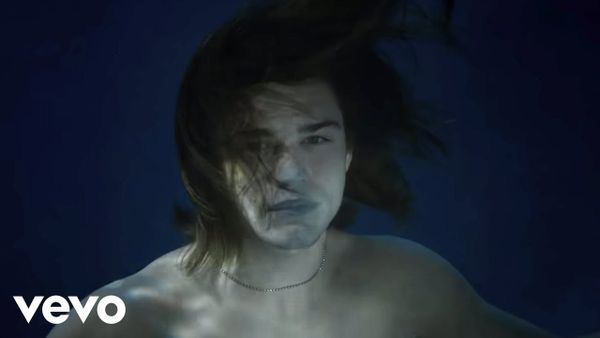 AXWELL AND INGROSSO feat. TREVOR GUTHRIE - Dreamer