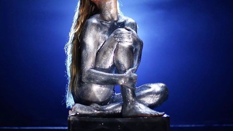Elena Gheorghe a lansat &bdquo;Vulnerabili&rdquo;, o piesă de dragoste emoționantă