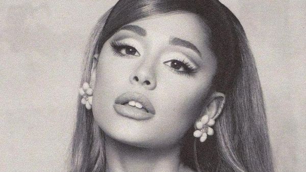 Ariana Grande a lansat un nou album! Include colaborări cu The Weeknd și Doja Cat