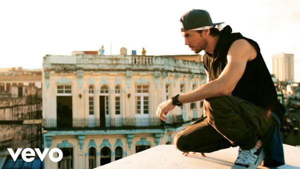 ENRIQUE IGLESIAS feat. DESCEMER BUENO - Subeme La Radio