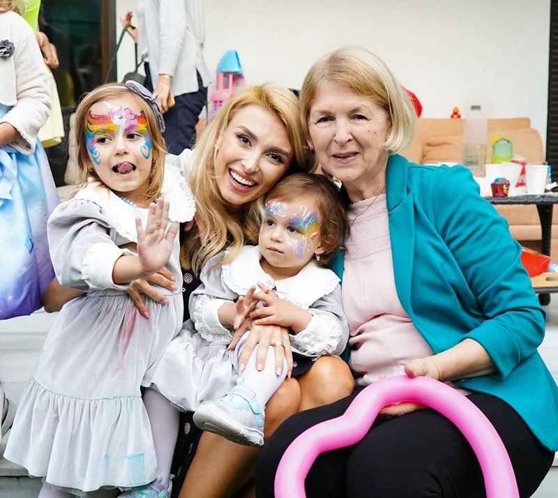 Andreea Bălan, mama și cele două fetițe