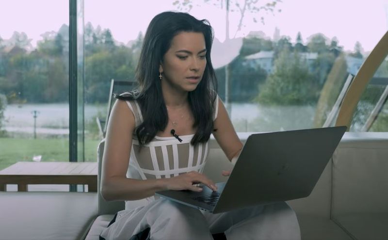 INNA - operații estetice 