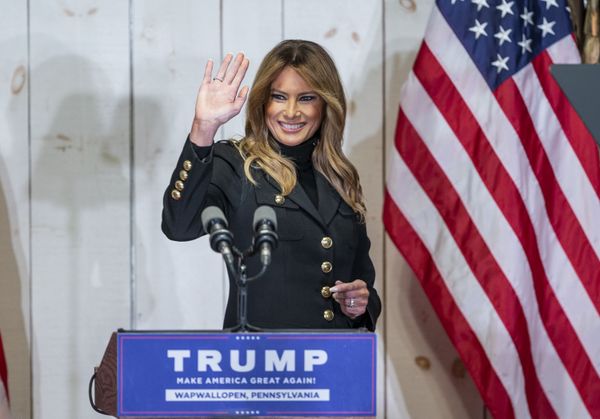 Melania Trump &bdquo;numără minutele&rdquo; p&acirc;nă va divorța de Donald Trump!