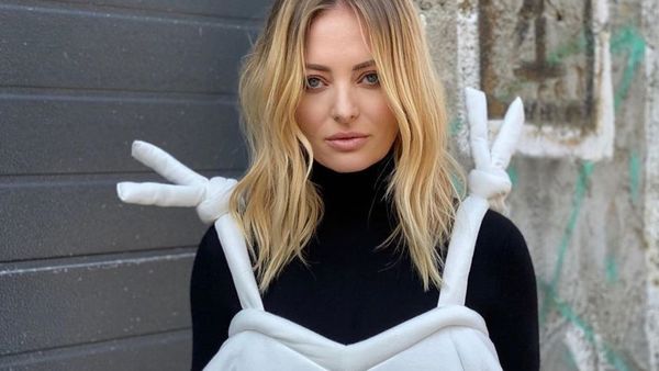 Delia și-a făcut breton singură. Iată cum arată artista acum