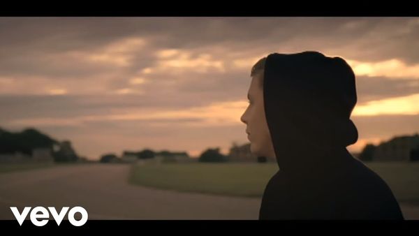 EMELI SANDE FEAT. PROFESSOR GREEN - Read All About It