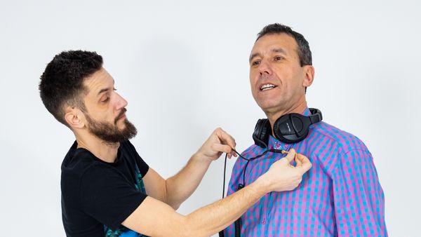 Uzina  de Dume |  4 din 10 femei dau pe ascuns căldura mai tare când partenerul nu e atent