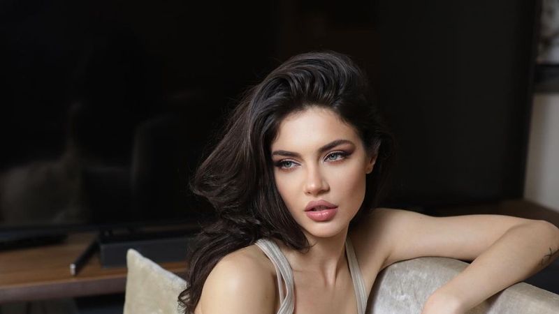 Christina Ich a c&acirc;știgat premiul E! People&rsquo;s Choice Awards pentru cel mai bun influencer din Rom&acirc;nia