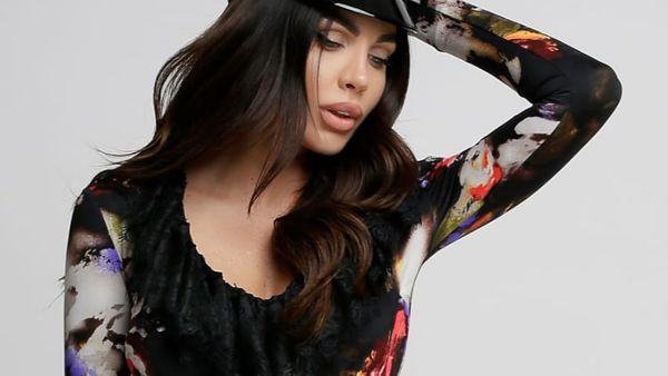 Totul despre cele mai &icirc;n vogă articole vestimentare din 2020. Care sunt tendințele și cum au luat naștere