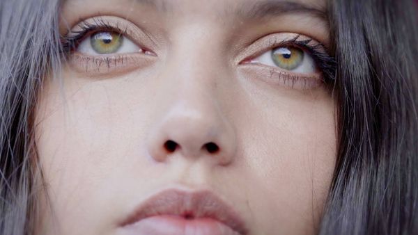 Criss Blaziny - Distante (Feat. Paulina)