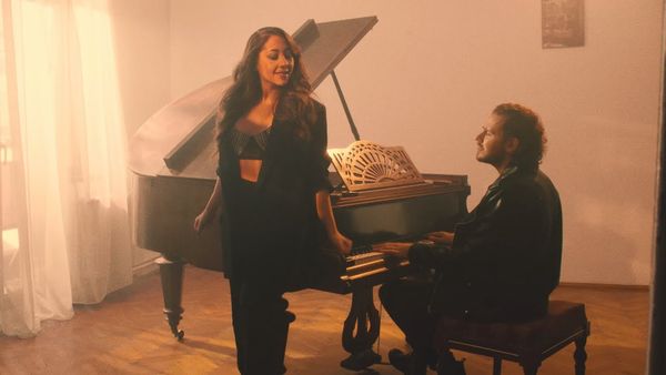 BOGDAN MEDVEDI AND NICOLE CHERRY - Atat De Aproape