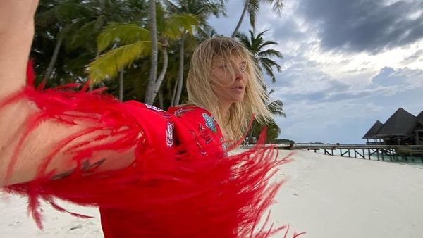 WOW! Ce corp de zeiță are Delia. A lăsat totul la vedere în vacanța din Maldive