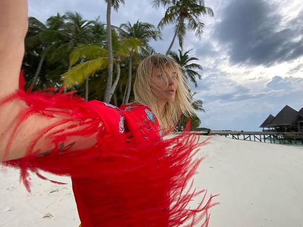 WOW! Ce corp de zeiță are Delia. A lăsat totul la vedere &icirc;n vacanța din Maldive