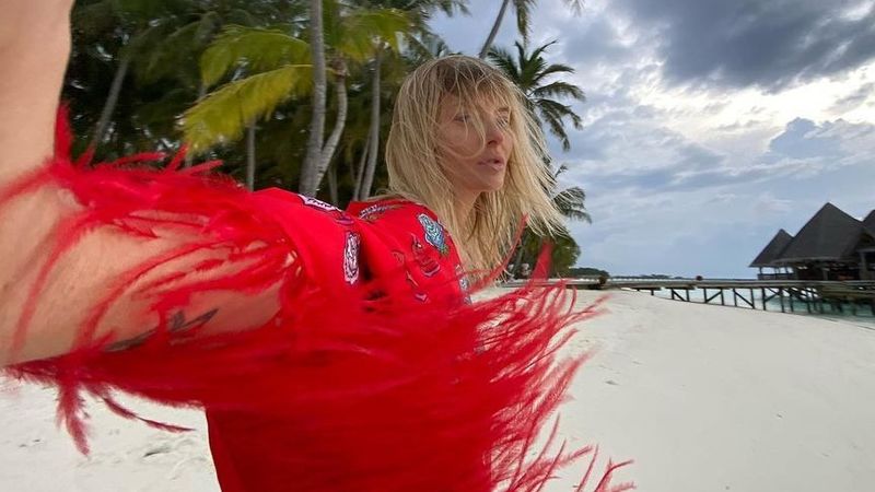 WOW! Ce corp de zeiță are Delia. A lăsat totul la vedere &icirc;n vacanța din Maldive