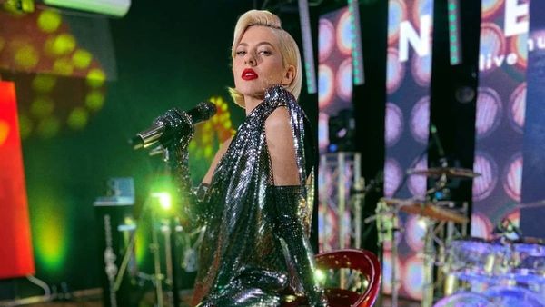 VIDEO | Lidia Buble, concert online plin de emoții. S-a încurcat la piesa „Vino, du-te”