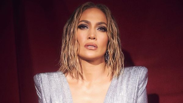 J-LO, apariție hot la American Music Awards, alături de Maluma