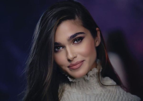 Theo Rose, locul șase &icirc;n trending cu piesa &bdquo;Aș renunța&rdquo;, la doar două zile de la lansare 
