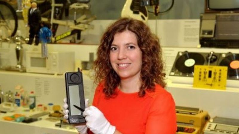 23 noiembrie! Primul smartphone din istorie a fost lansat pe 23 noiembrie 1992
