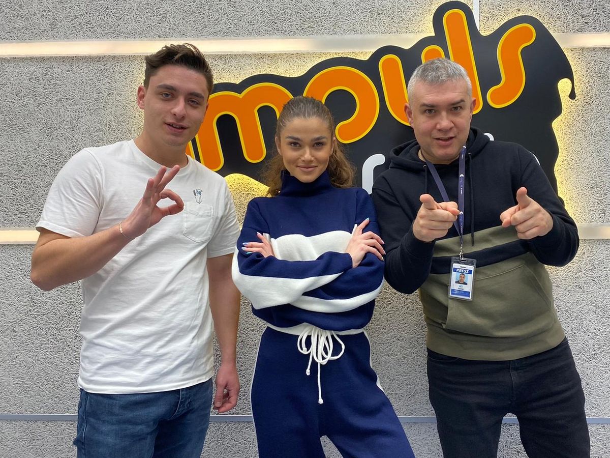 Pandemia Sufrageria cu Țibulcă, Orlando și Theo Rose