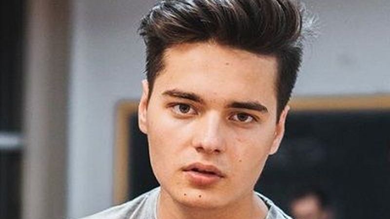 După opt ani de Youtube, Selly lansează &bdquo;Selly Show&rdquo;