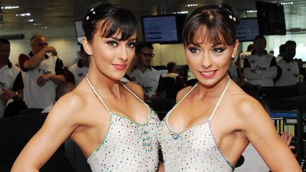 Le mai știți pe gemenele de la Cheeky Girls? Au ajuns anorexice și pline de datorii