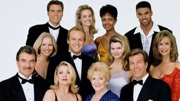 Serialul fenomen „Tânăr și neliniștit” a ajuns la episodul 12.000