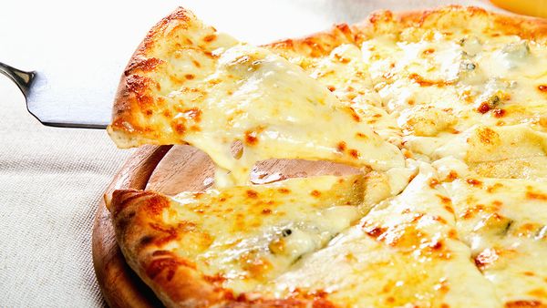 O pizza cu 254 sortimente de branză a intrat &icirc;n Cartea Recordurilor