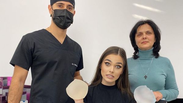 Theo Rose îşi pune silicoane? Iată ce a declarat artista