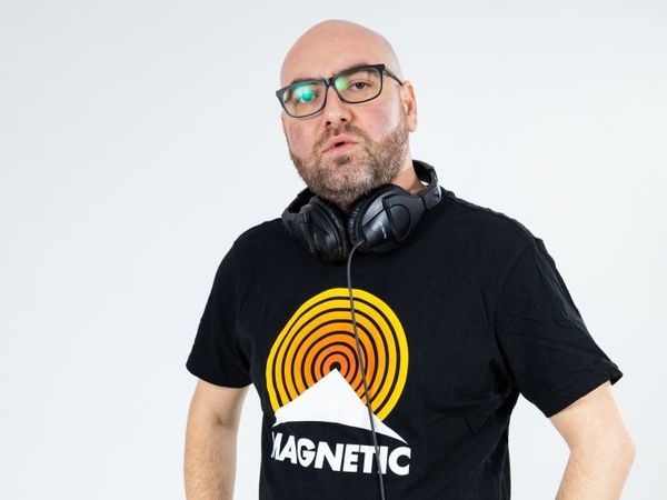 Unde pot asculta mix-urile lui Even Steven