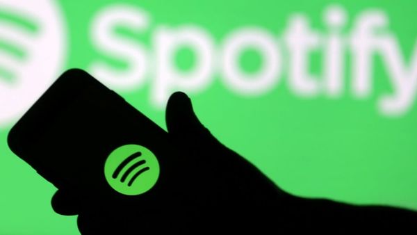 TOP 5 cei mai ascultati artiști și artiste din lume pe Spotify în 2020